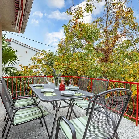 In With Wifi Lägenhet Malinska